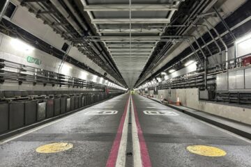 トンネル防火パネル設置工事